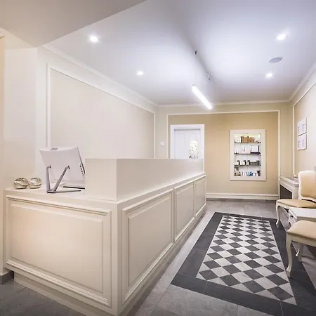 - Liburnia Hotel