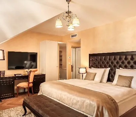 - Liburnia Hotel