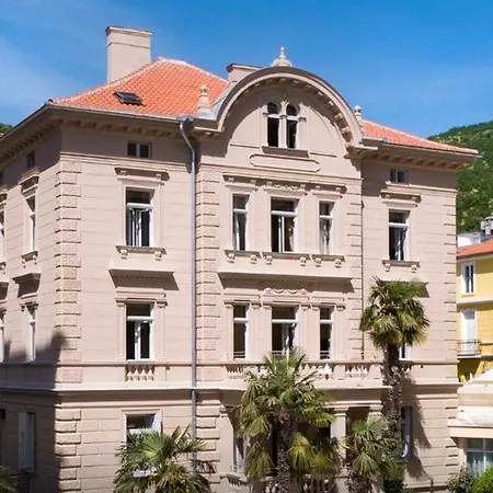 - Liburnia Hotell