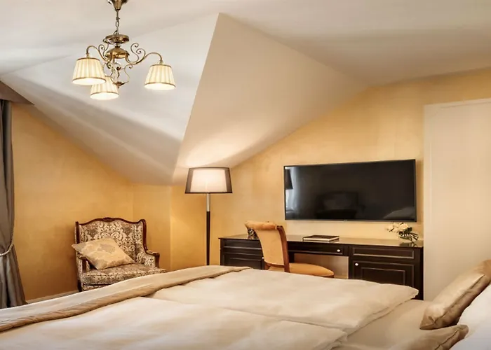 - By Liburnia & 4* אופטיה