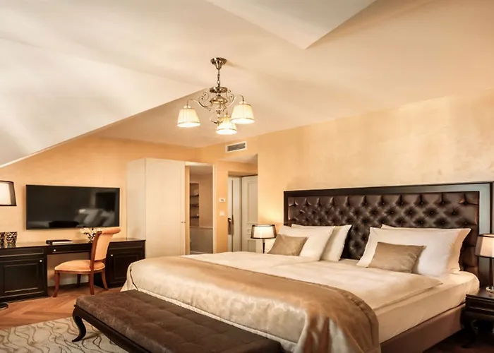 - By Liburnia & 4* אופטיה